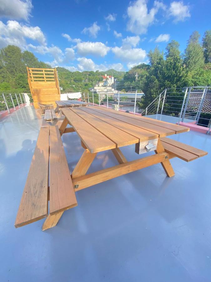 Hotel Little Swiss House Motobu Esterno foto