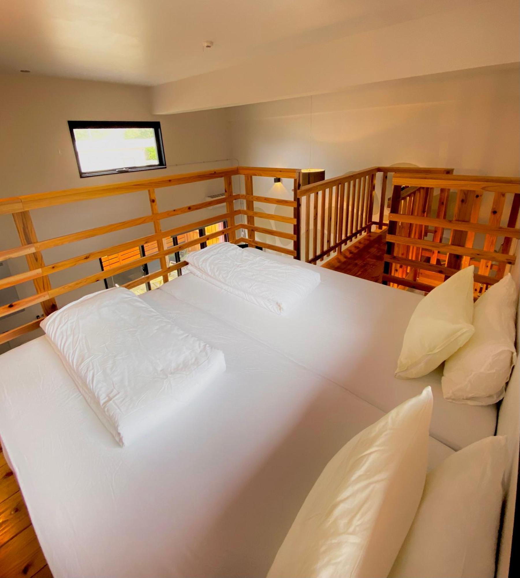 Hotel Little Swiss House Motobu Esterno foto
